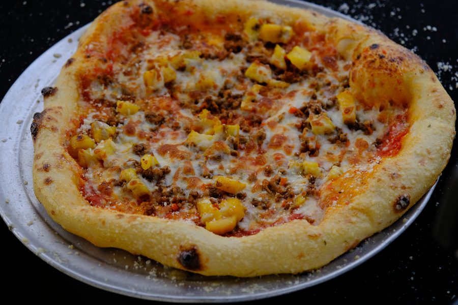 Pizza Carne con Amarillitos
